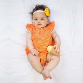 "Polka Dots" baby-set med body & hårband